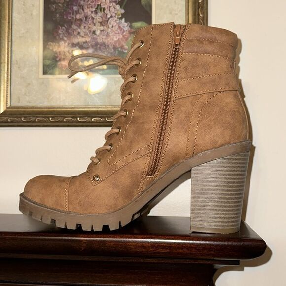 Guess 9.5 M Jaylee Light Brown Faux Leather Lace-up Side Zip Heeled Ankle Boots - Picture 6 of 17
